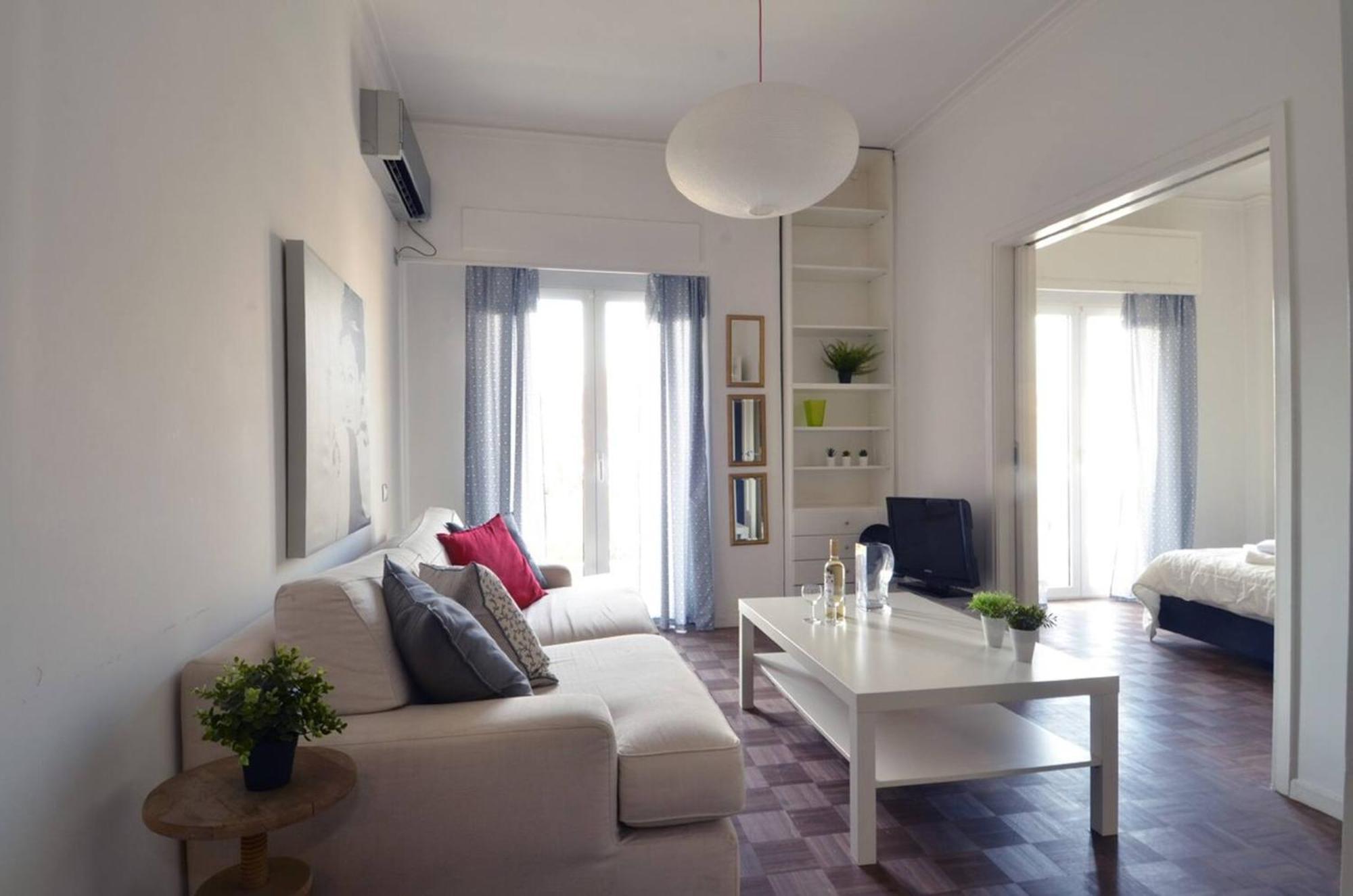 Kerameikos, a lovely apartment Athén Kültér fotó
